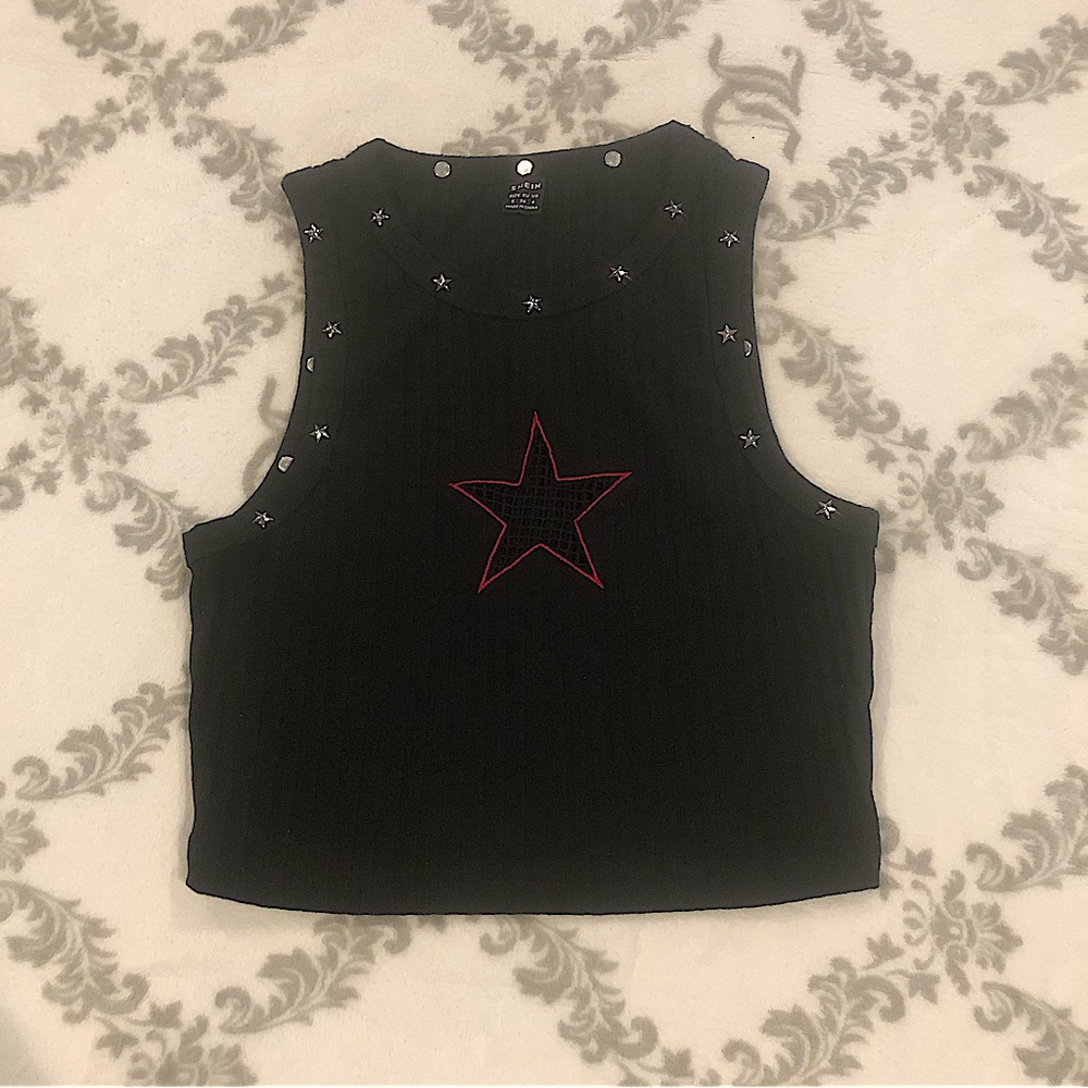 Cropped Sleeveless Tank Top w/ Cutout Mesh Star in Middle